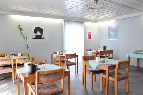Food and beverages, Hotel Garni Haus Dornheim in Obertshausen