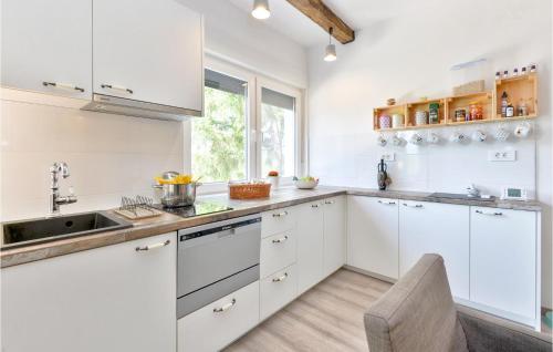 Cozy Home In Kumrovec With Kitchen