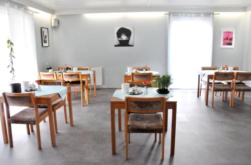 Food and beverages, Hotel Garni Haus Dornheim in Obertshausen