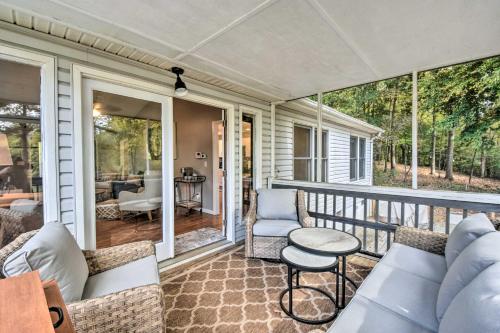 Lakefront Westminster Retreat w/ Boat Dock! in Westminster (SC)