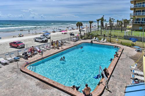 Beachfront Daytona Studio, Close to Parks! in Daytona Beach, USA