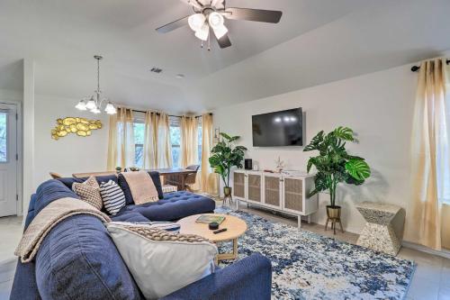 Modern Granite Shoals Retreat with Fire Pit! in Granite Shoals, USA