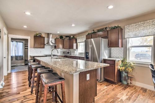 Cozy Retreat with Yard Space about 11 Mi to Longmont!