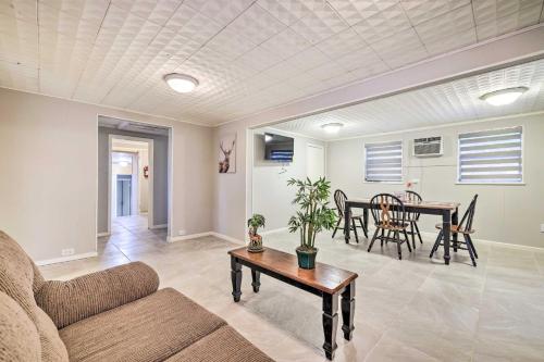 Convenient Canyon Lake Home with Deck and Grill! in Canyon Lake, USA