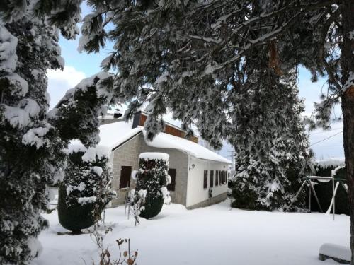 Villa Aurelia - Casa de campo con jardín y piscina entre Madrid y Segovia