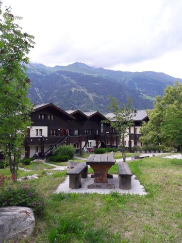 Iekārtas, Chalet-Schümli Maisonette (Chalet-Schumli Maisonette) in Ernen