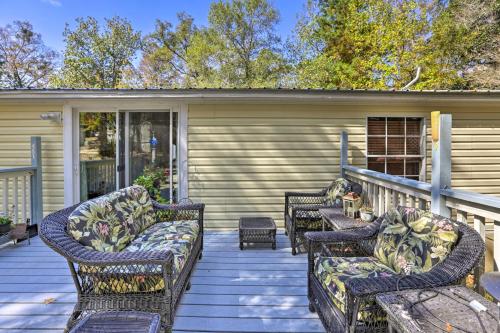 Quincy Home with Deck and Outdoor Patio Furniture in Quincy (FL)