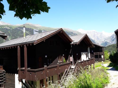 Iekārtas, Chalet-Schümli Maisonette (Chalet-Schumli Maisonette) in Ernen