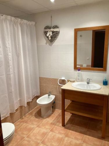 Bathroom, El Pico del Sombrero, tu lugar para desconectar. in Mora de Rubielos