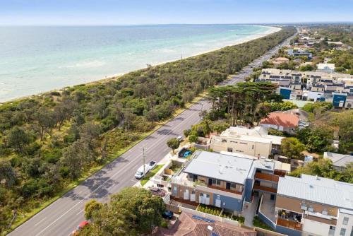 2Bdrm Beachside Town House with Ocean Views