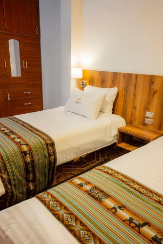 2 twin beds