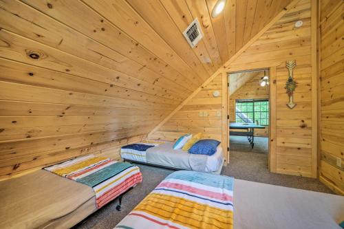 Cabin with Games and Hot Tub 4 Mi to Beavers Bend! - image 6