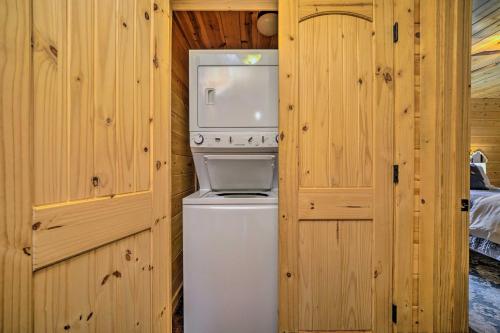Cabin with Games and Hot Tub 4 Mi to Beavers Bend! - image 4