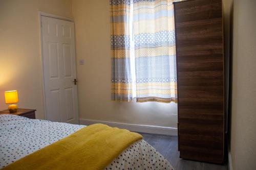 Royale Green View House- free parking, Wifi, Perfect for Contractors and Holiday 3