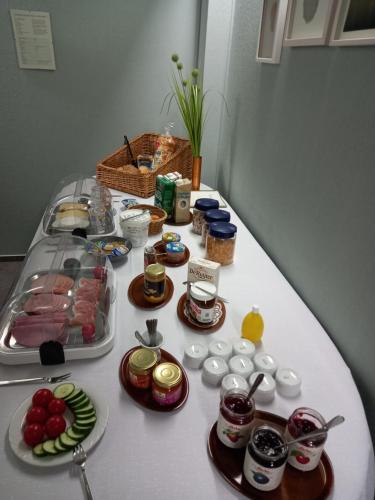 Food and beverages, Hotel Garni Haus Dornheim in Obertshausen