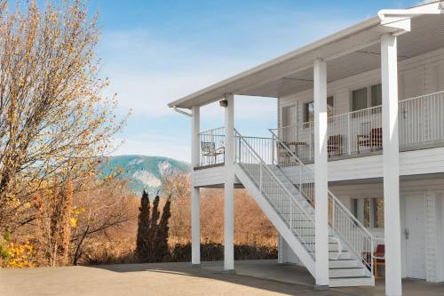 2 queen beds