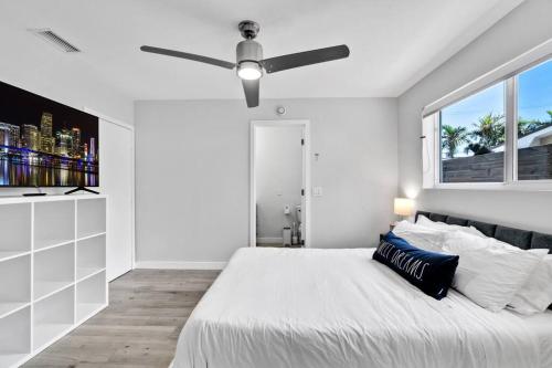 Spacious Modern Home 5BR Heated Pool, 9mn to Beach in Miami, USA