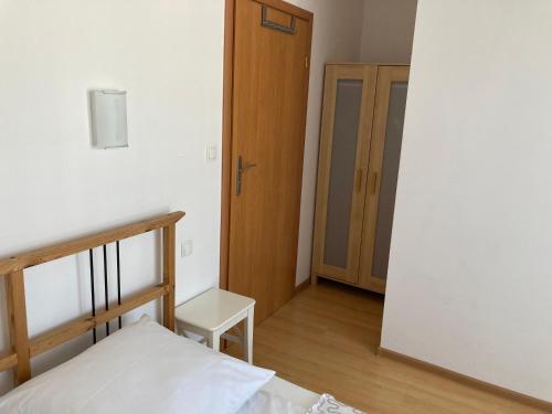 1 twin bed