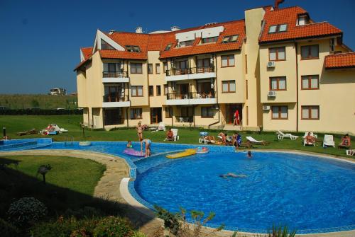 Oasis Beach Apartments Kamchia