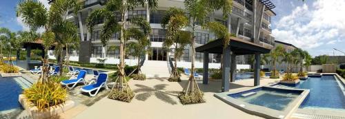 Sodi's Crown Residences at Harbour Spring near Lu-Li Island