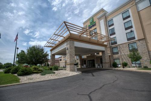 Holiday Inn Express Janesville-I-90 & US Highway 14