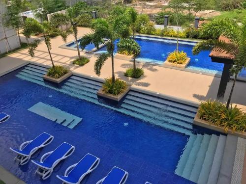 Sodi's Crown Residences at Harbour Spring near Lu-Li Island