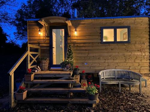 Cosy Double Shepherds Hut In Beautiful Wicklow With Underfloor Heating Throughout