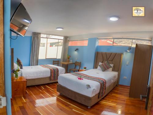 2 twin beds