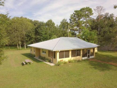 Little Ridge Ranch-East House Quiet Country Getaway-Pet Friendly! in Micanopy (FL)