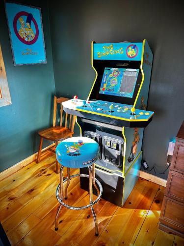 Recreatie-faciliteiten, HGTV Log Cabin near Lake Willoughby, Burke, Jaypeak ang Kingdom Trails in Westmore