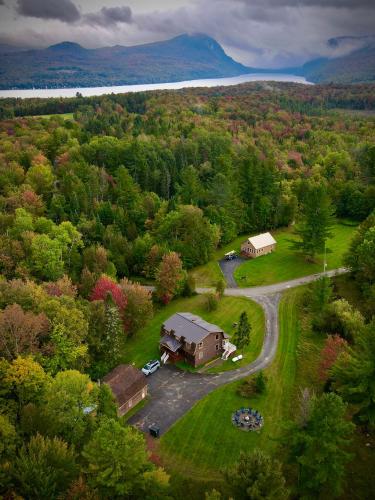 . HGTV Log Cabin near Lake Willoughby, Burke, Jaypeak ang Kingdom Trails