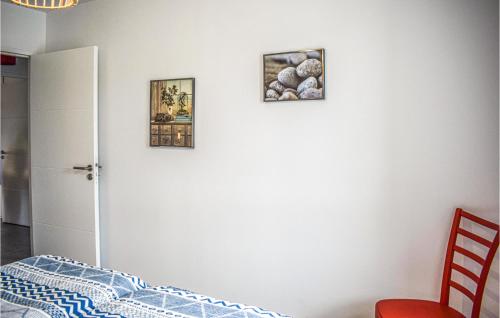 Nice apartment in Saint Quay Portrieux w/ 2 Bedrooms - image 13