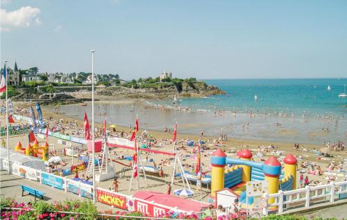Nice apartment in Saint Quay Portrieux w/ 2 Bedrooms - image 14