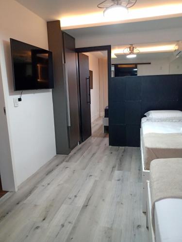 Deluxe Family Suite image 7