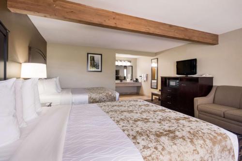 Best Western Weston Inn - image 11