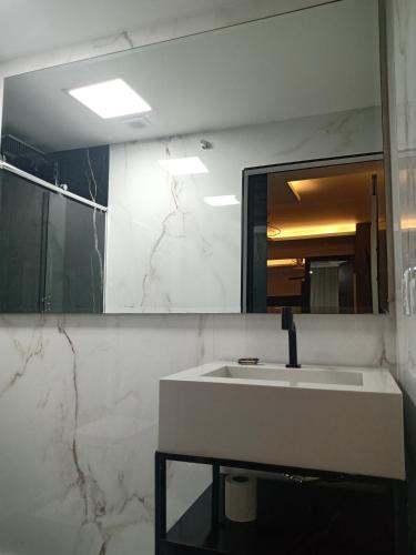 Deluxe Family Suite image 1