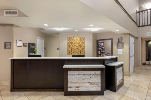 Best Western Watertown Inn & Suites