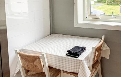 Κουζίνα, Nice Home In Borhaug With 5 Bedrooms And Wifi in Μπόρχαουγκ
