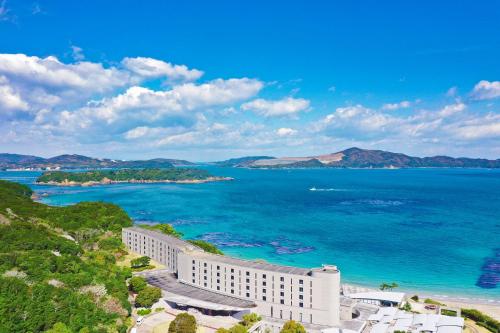 Toba Hotels