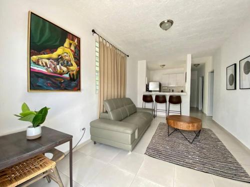 Bright and spacious 3BR 1BA w/ terrace & garage