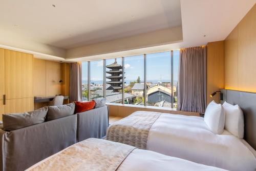 Premium Twin Room with Free Lounge Access - Pagoda View