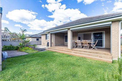 13 Morna Point Rd pet friendly boat parking house on one level - Bobs Farm