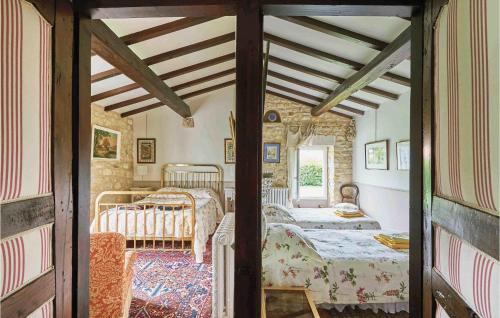 Cozy Home In Saint-vivien-de-medoc With Wifi