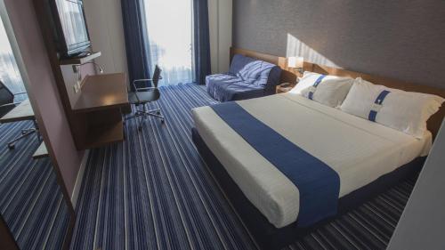 Holiday Inn Express Rome East - image 14