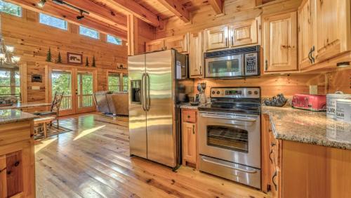 Bearfoot Retreat in Mineral Bluff, USA