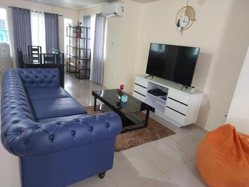 B&B Angeles City - 3 bed 3 bath Friendly, Friendship area, Fibre bdb - Bed and Breakfast Angeles City