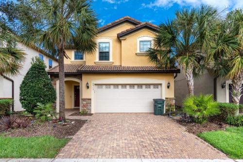 Private Villa Near Disney Pool Family Friendly thumb 2