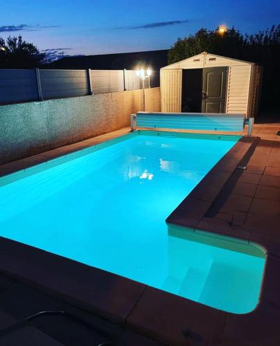 La Villa de l'Olivier piscine privée et parking