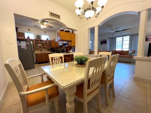 Welcome to the unpretentious and breezy Graceville, steps away from the beach