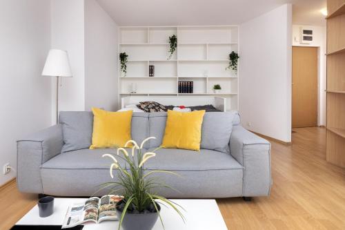 Warsaw Ursynów Modern Apartment by Noclegi Renters, Warsaw